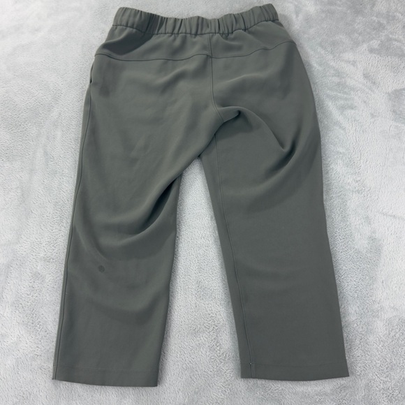 Lululemon On The Fly Crop Woven 23” Women’s Size 8 US - Picture 1 of 8